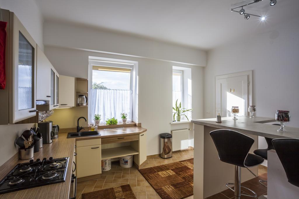 Luxury Air-Conditioned Rooms In Old Town Bratislava Exterior photo